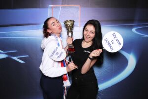 Hokejový fotokútik - rekvizity - pozadie Ice hockey - fotobox Bratislava.